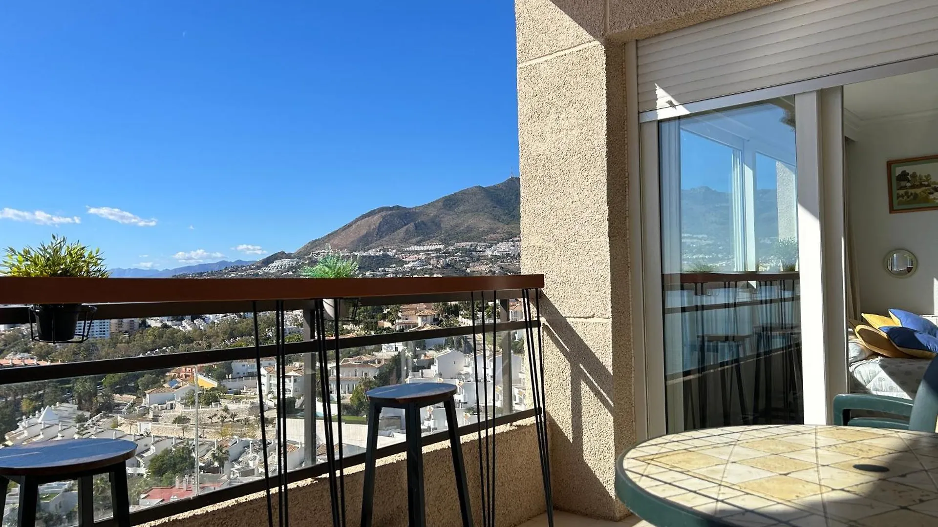 Sea View Apartment Close To The Beach